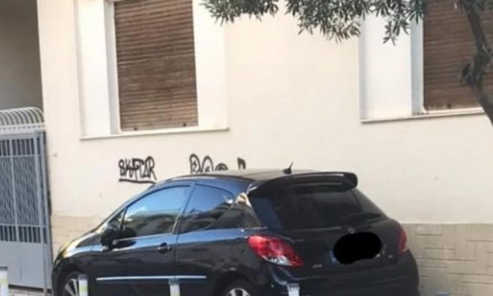 Το παρκάρισμα "γρίφος" που έχει τρελάνει τα social media (εικόνα)